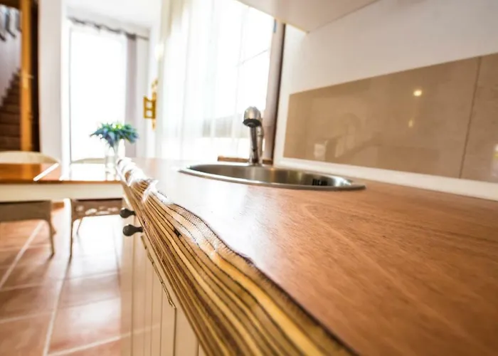 Villa Villatommy Heated Pool, Hottub, Fast Wifi