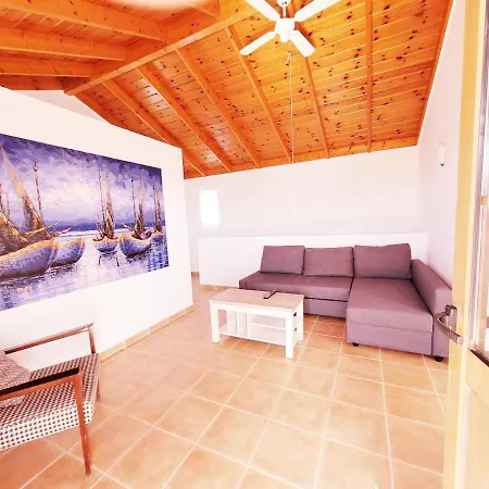 Villatommy Heated Pool, Hottub, Fast Wifi וילה